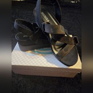 Soda Women's Black and Brown Sandals
